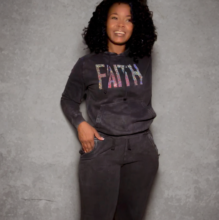 Luxury Vintage Wash Diamond (Pray) Bold Font