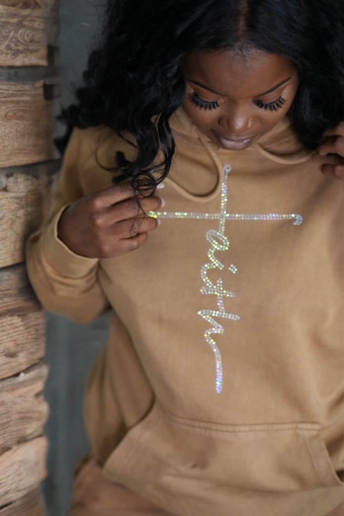 Luxury Vintage Wash Diamond (Pray) Bold Font